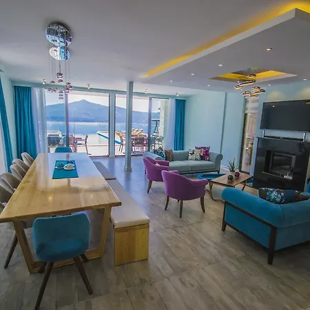 Mavi Kelebek * Kalkan